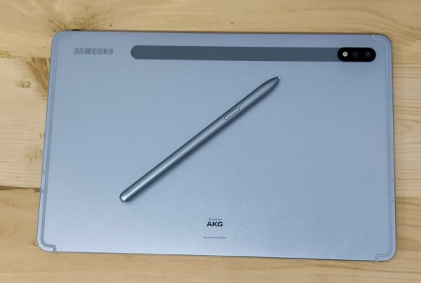 Desain belakang Samsung Galaxy Tab S7