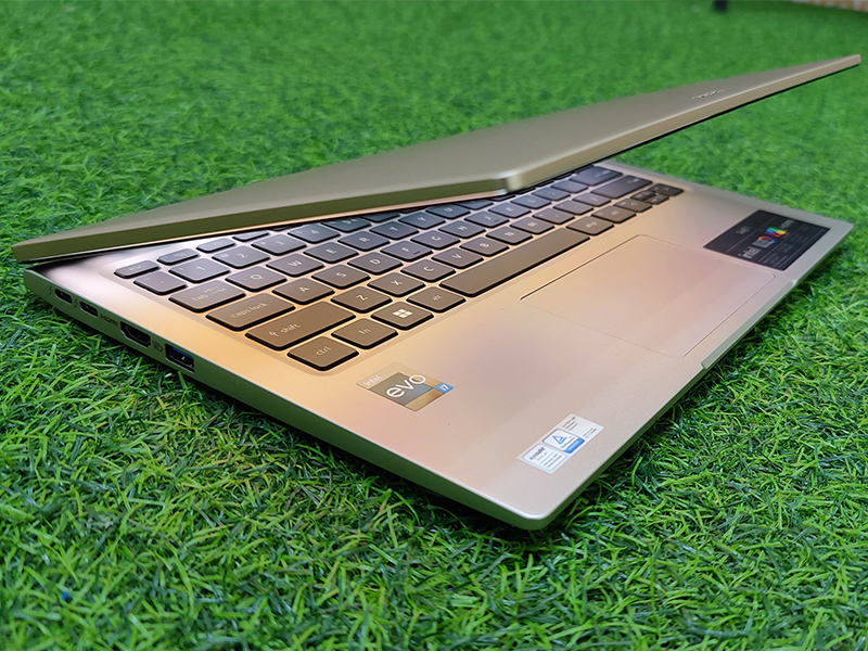 
									ACER Swift 3 OLED Intel 12 Gen
