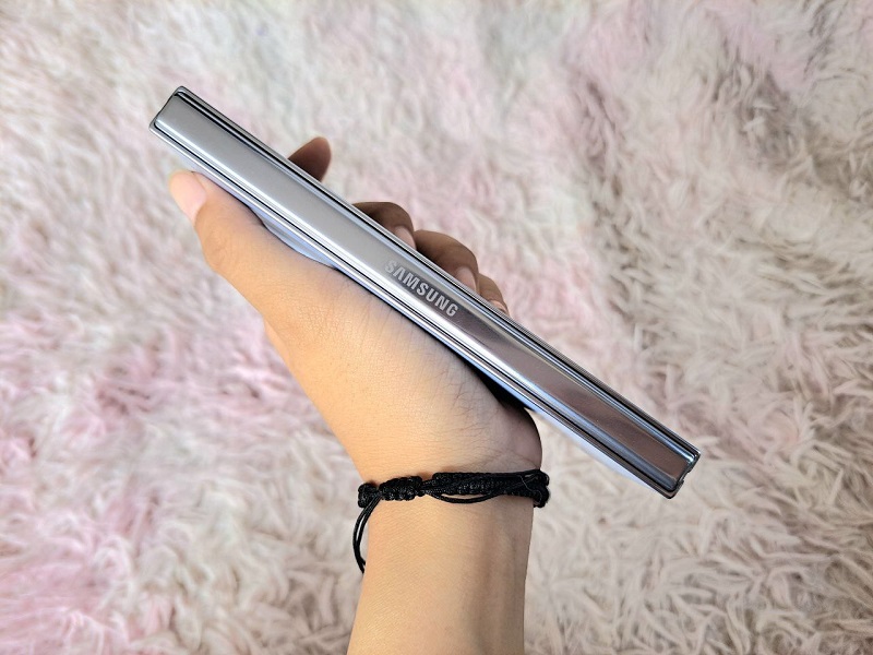 
									Gambar desain dan bodi Galaxy Z Fold5