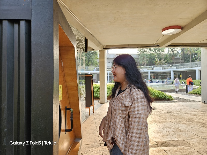 
									Hasil foto kamera utama Galaxy Z Fold5