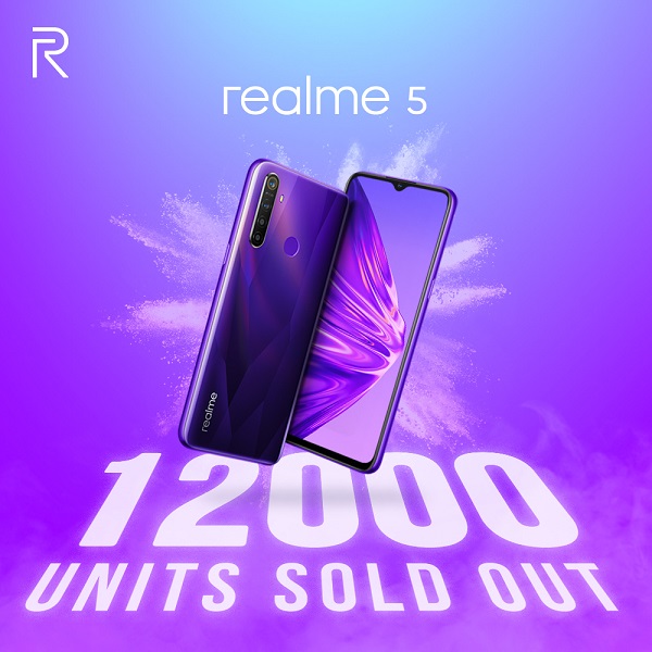 Ini adalah poster dari penjualan Realme 5