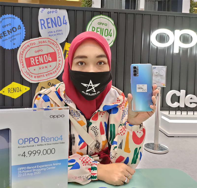 Cimot dengan Oppo Reno4 Galactic Blue