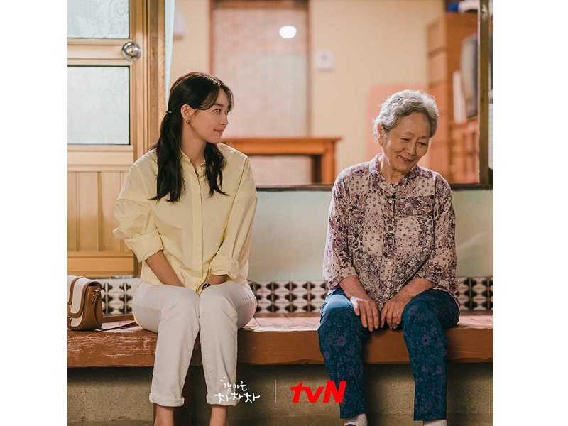 Hye Jin dengan Nenek Gam Ri (Kim Young Ok)