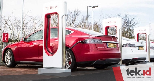 Supercharger Kini Bisa Dipakai Mobil Listrik Non-Tesla